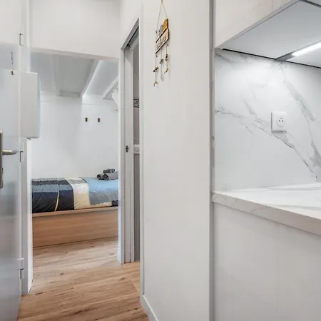 Renting - Honore - Elegant Near Promenade Des *